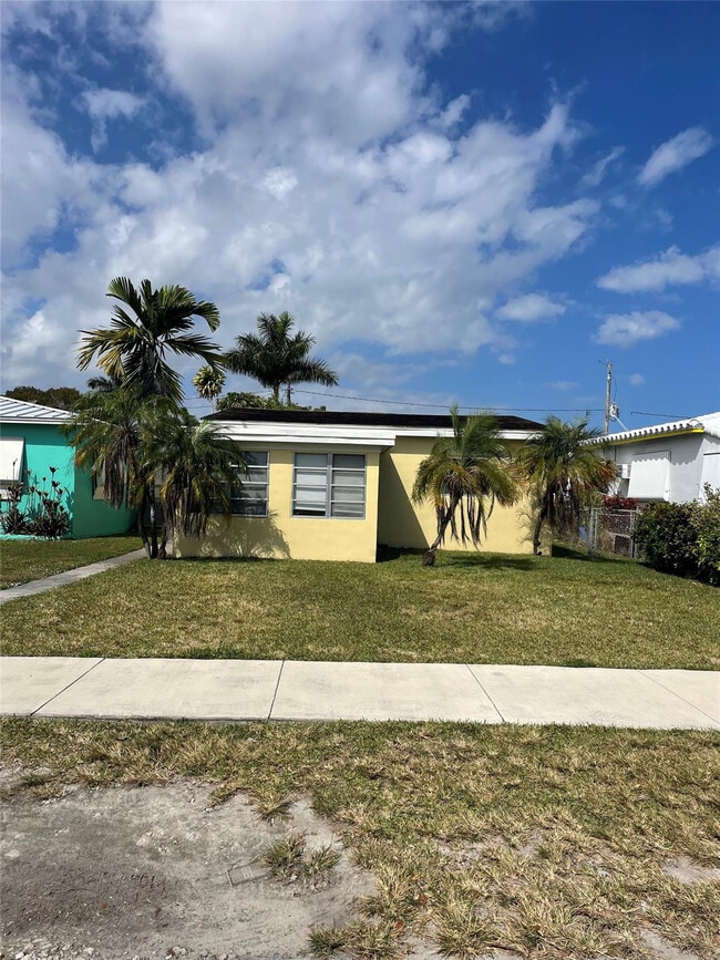 1635 Moffett St in Hollywood, FL - Building Photo - Building Photo