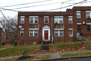 2621 30th St SE in Washington, DC - Building Photo