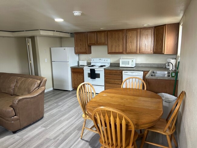 1109 Alder St, Unit C in Rawlins, WY - Building Photo - Building Photo