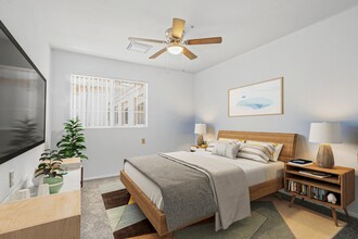 Hawaiian Terrace Senior Apartments in Hawaiian Gardens, CA - Foto de edificio - Building Photo