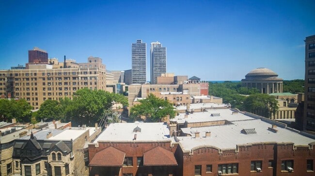 property at 2800 N Pine Grove Ave