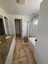 9025 Sheldon Chase Dr in Tampa, FL - Building Photo - Building Photo