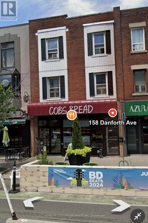 158 Danforth Ave in Toronto, ON - Building Photo