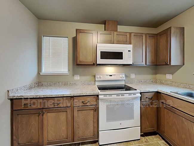 property at 520 W 5th St