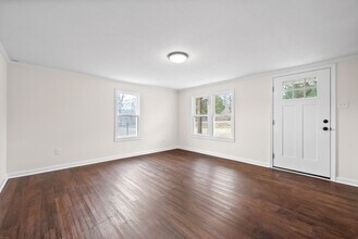 3969 Cumberland City Rd in Indian Mound, TN - Building Photo - Building Photo