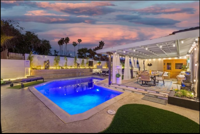 6099 Scripps St in San Diego, CA - Foto de edificio - Building Photo