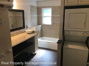 305 S Spargo St in Dallas, NC - Building Photo - Building Photo