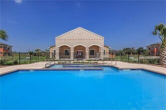320 S Stewart Blvd in Alton, TX - Building Photo - Building Photo