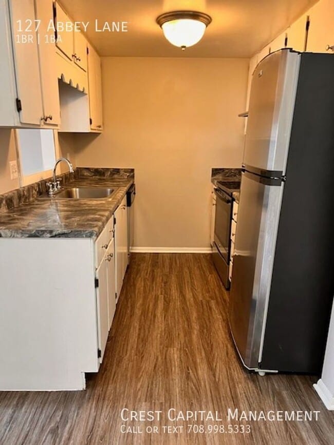 1043 Scarborough Ct in Chesterton, IN - Building Photo - Building Photo