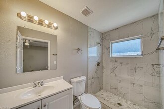 2002-2004 NE 6th St in Cape Coral, FL - Building Photo - Building Photo