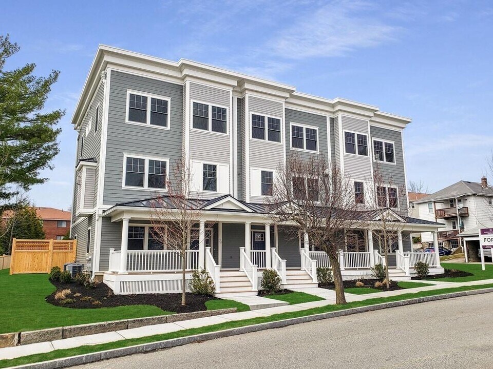 32 Church St in Watertown, MA - Building Photo