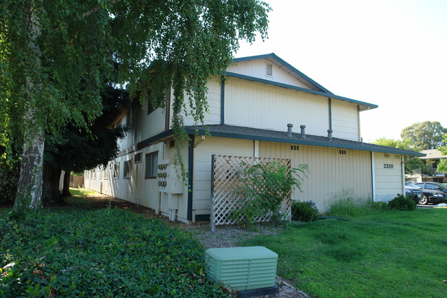 2320 Notre Dame Blvd in Chico, CA - Building Photo - Building Photo