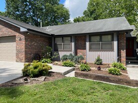 135 Brandeis Ln in Oak Ridge, TN - Building Photo