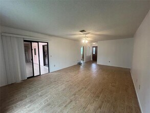 3703 Suburban Ln in North Port, FL - Building Photo - Building Photo