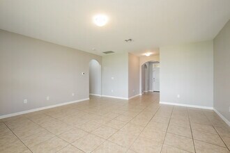 2520 SW 15th Pl in Cape Coral, FL - Foto de edificio - Building Photo