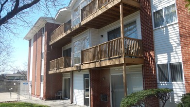 ClintonRiver Apartments in Mount Clemens, MI - Building Photo - Building Photo