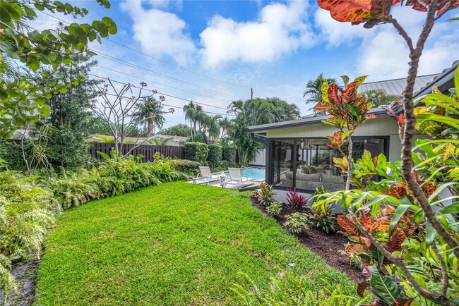 property at 1950 Harbourview Dr