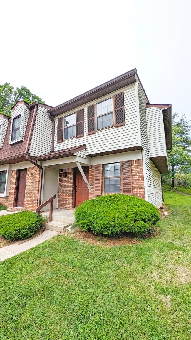 property at 577 E Graham Pl