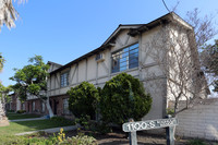 1100 S Magnolia Ave in Fullerton, CA - Foto de edificio - Building Photo