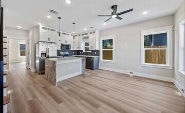 4624 Mayflower St in Houston, TX - Building Photo - Building Photo