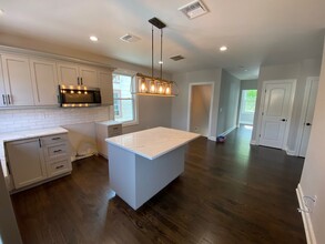 13 King St, Unit 2 in Morristown, NJ - Building Photo - Building Photo