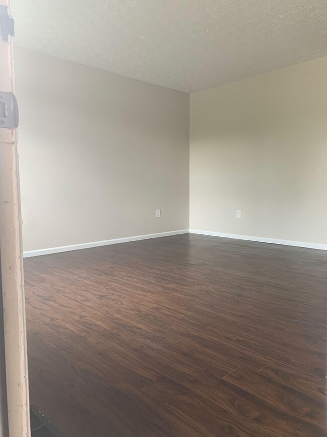 5984 Little Brook Way in Columbus, OH - Foto de edificio - Building Photo