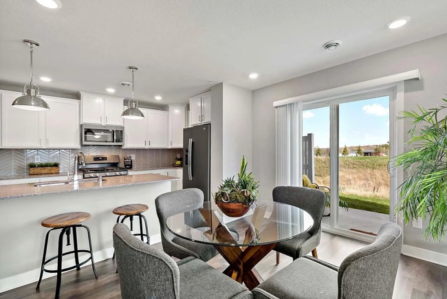 10886 Glacier Ln N in Maple Grove, MN - Building Photo - Building Photo