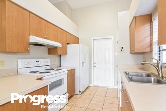 1440 Tiverton Dr in Brandon, FL - Building Photo - Building Photo