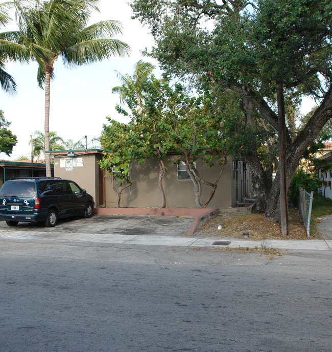 509-515 NW 23rd Ave in Fort Lauderdale, FL - Building Photo - Building Photo