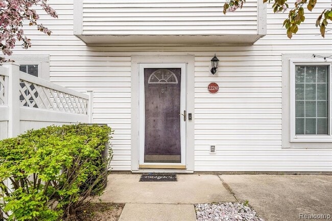 22241 Atlantic Pointe, Unit 116 in Farmington Hills, MI - Building Photo - Building Photo