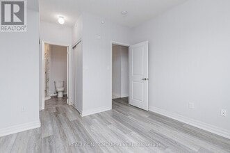 80 Aspen Springs Dr in Bowmanville, ON - Building Photo - Building Photo