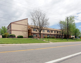 Winddrift Apartments in Denver, CO - Building Photo - Building Photo