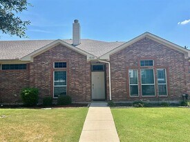 1610 Poinsettia Blvd in Denton, TX - Building Photo
