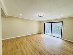 704 Timber Ln in Canton, CT - Building Photo - Building Photo