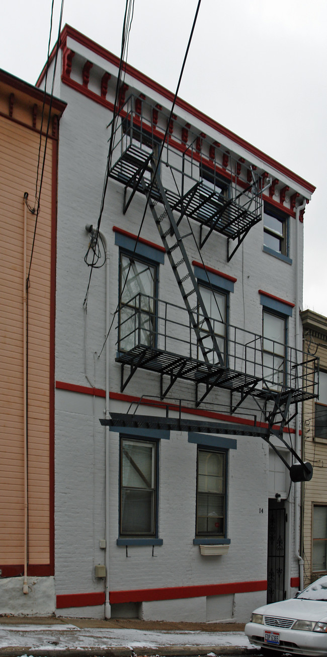 14 W Hollister St in Cincinnati, OH - Building Photo - Building Photo