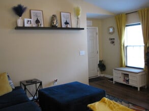 8 Evanwald Ct in Durham, NC - Building Photo - Building Photo