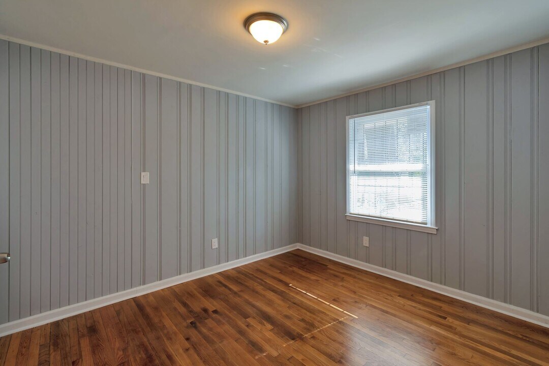 2284 Beecher Rd SW in Atlanta, GA - Building Photo