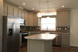 1902 W Gleneagles Rd in Ocala, FL - Building Photo - Building Photo