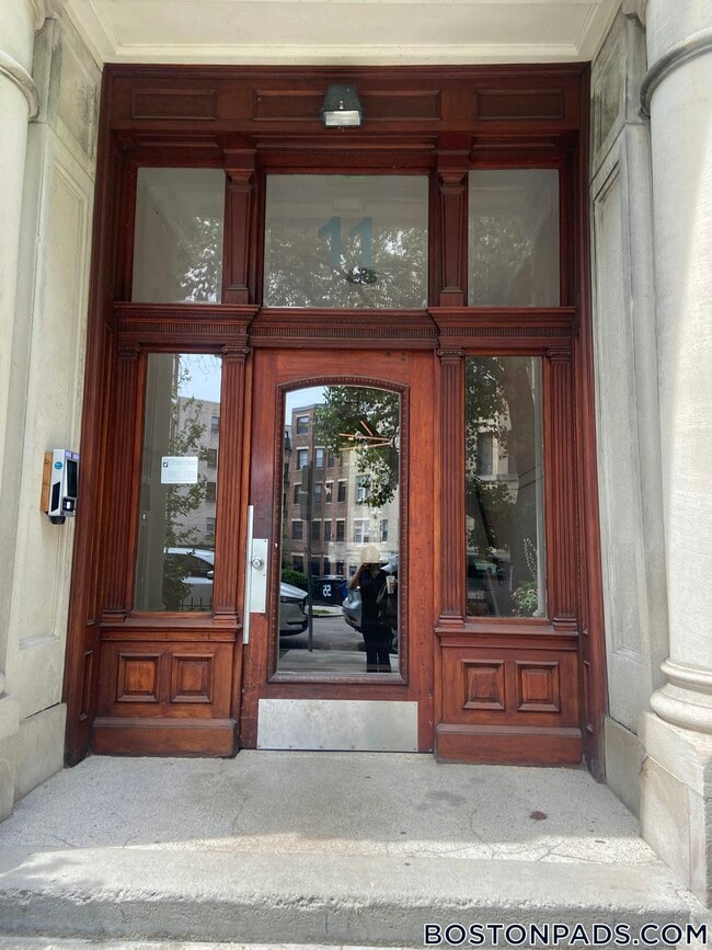 11 Queensberry St, Unit 7