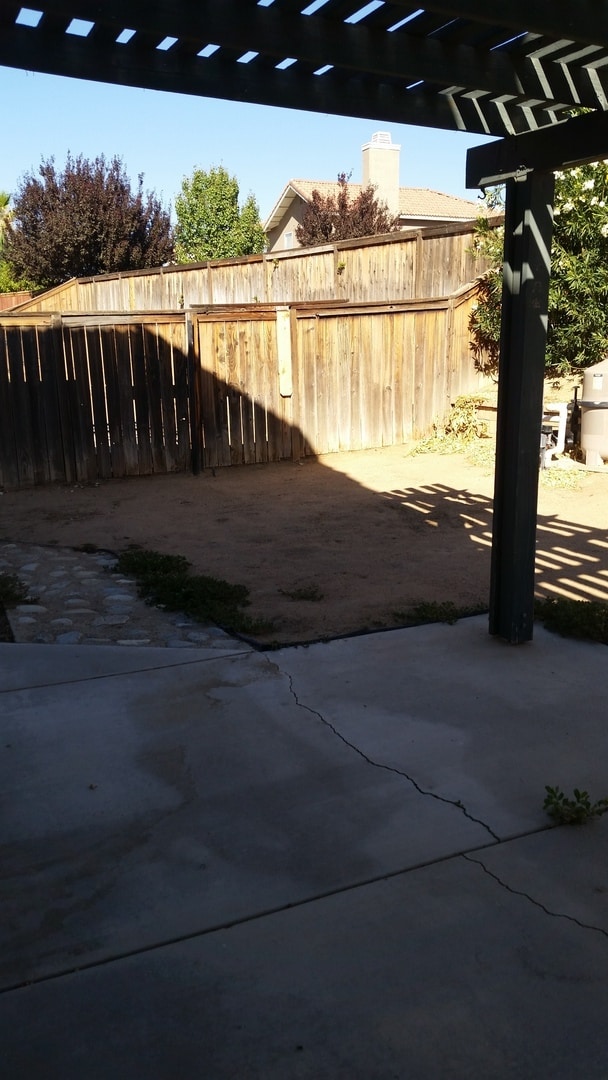 12593 Silver Saddle Way in Victorville, CA - Building Photo - Building Photo