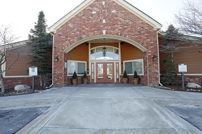 Willow Run Village Apartments in Broomfield, CO - Building Photo - Building Photo