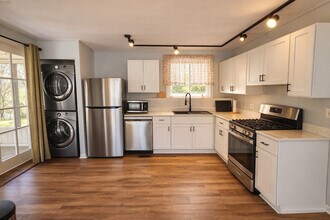 5440 Benton Ave in Downers Grove, IL - Building Photo - Building Photo