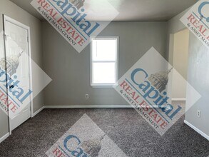 504 E Lockheed Dr in Midwest City, OK - Building Photo - Building Photo