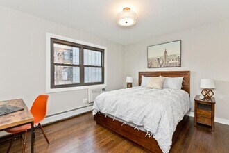 5536 N Sheridan Rd in Chicago, IL - Foto de edificio - Building Photo