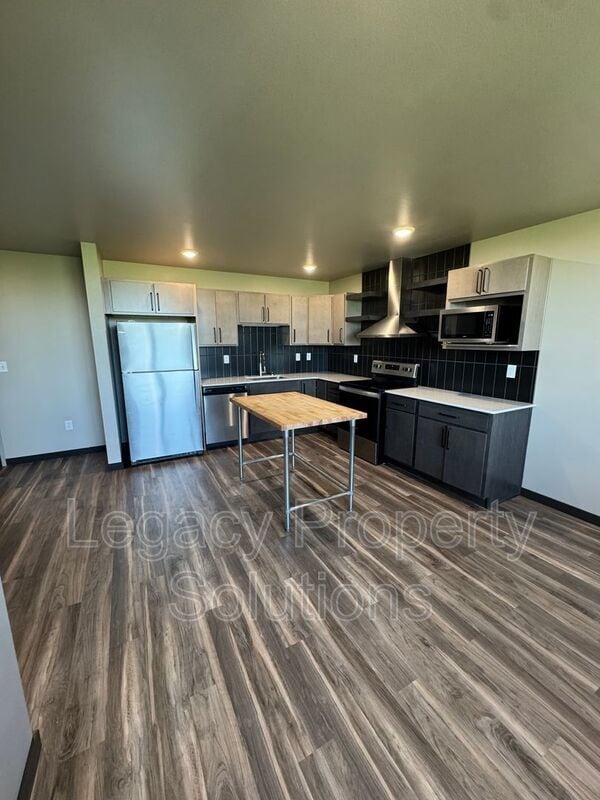 property at 220 E Greenfield Ln