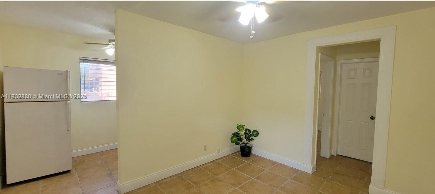2441 SW 27th Ave in Miami, FL - Building Photo
