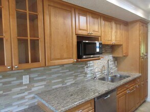 5037 Cribari Vale in San Jose, CA - Building Photo - Building Photo