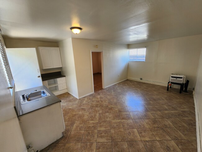 5239 Ithaca Ave, Unit APT# 1-RL in Los Angeles, CA - Building Photo - Building Photo