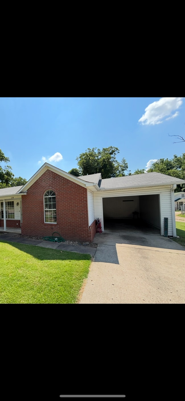 property at 219 S Jefferson St