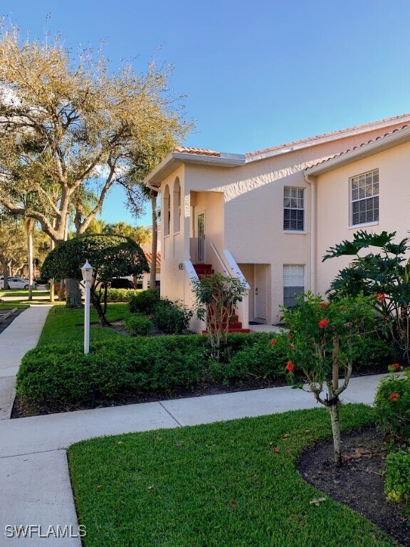 107 Tuscana Ct in Naples, FL - Foto de edificio - Building Photo